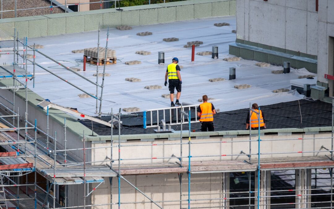 A Step-by-Step Guide to Ensuring Safety in Commercial Roofing